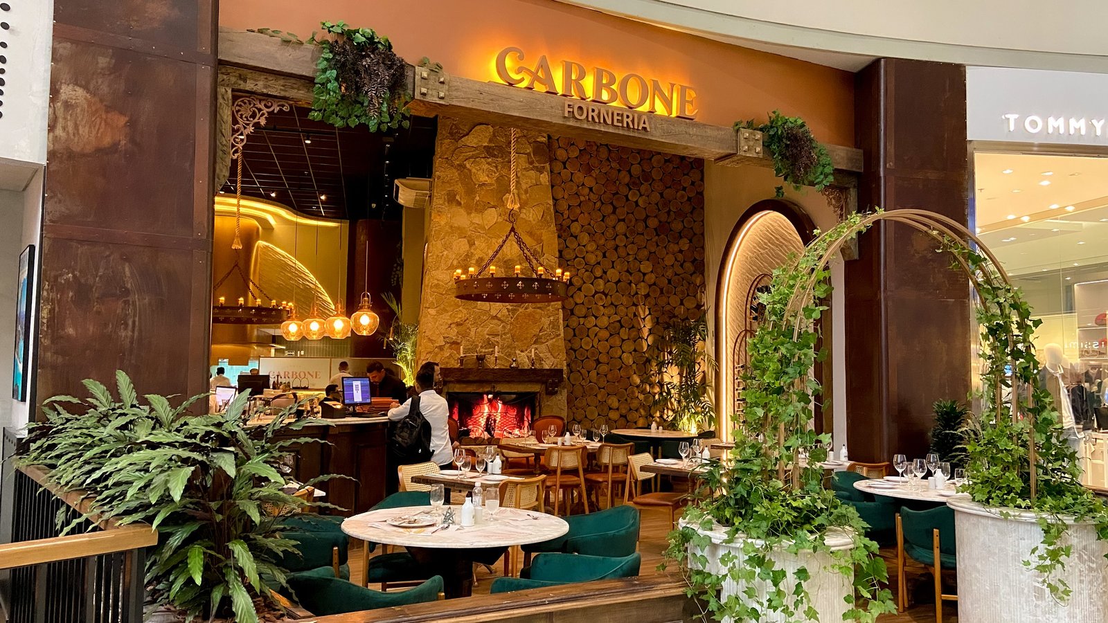 Forneria Carbone abre as portas no Continente Shopping Foto Gerusa Schappo